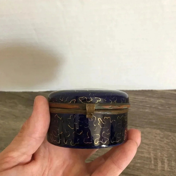 Vtg Porcelain Trinket Box - Picture 6 of 10